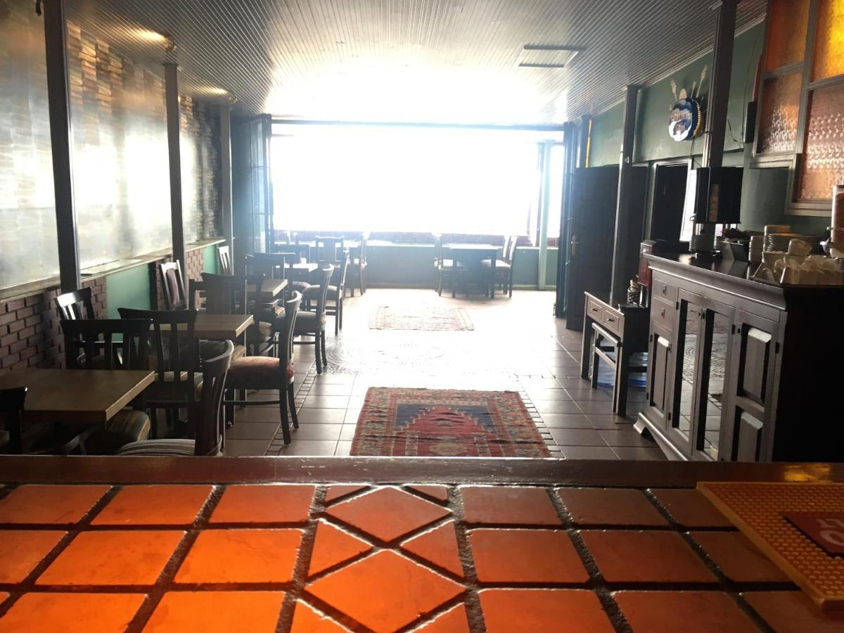 Cheers Vintage Hostel イスタンブール エクステリア 写真 The interior of the restaurant