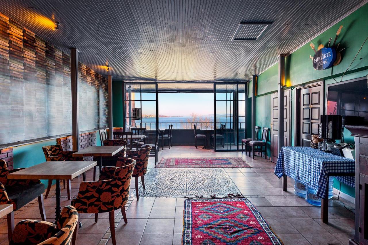 Cheers Vintage Hostel イスタンブール エクステリア 写真 The interior of the station