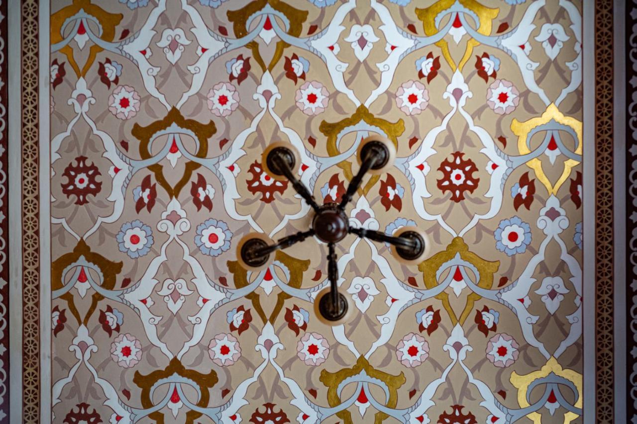 Cheers Vintage Hostel イスタンブール エクステリア 写真 Ceiling of the mosque