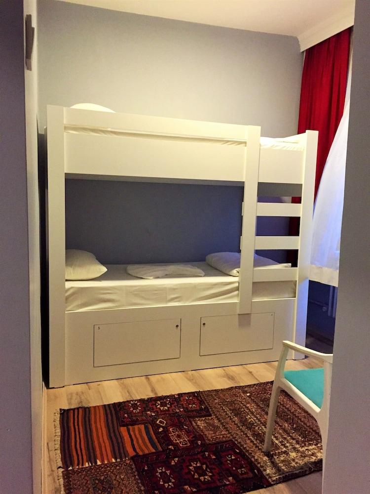 Cheers Vintage Hostel イスタンブール エクステリア 写真 A bunk bed