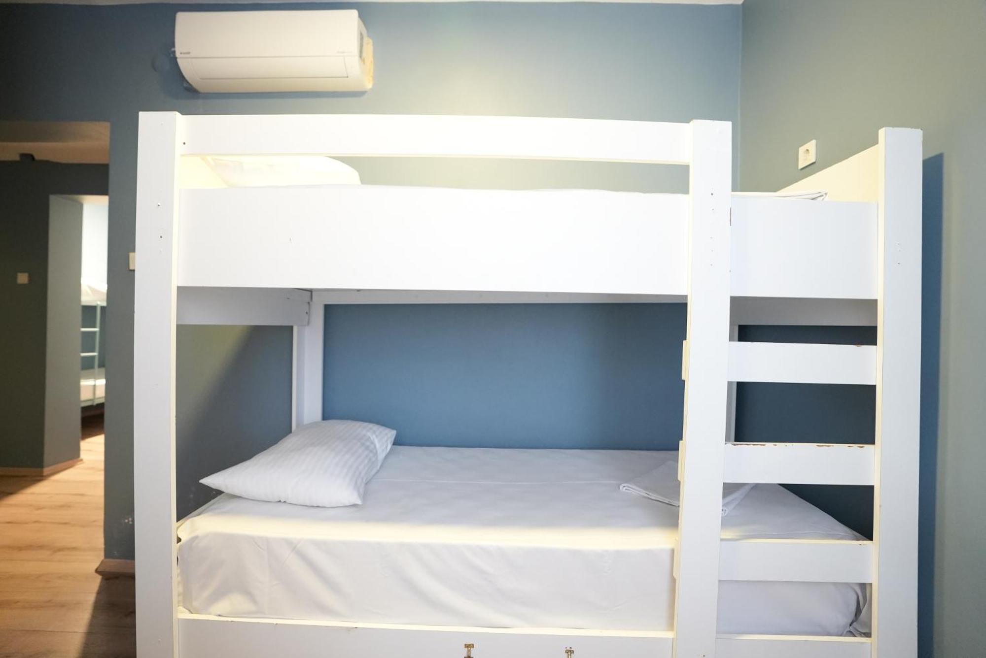 Cheers Vintage Hostel イスタンブール エクステリア 写真 A bunk bed