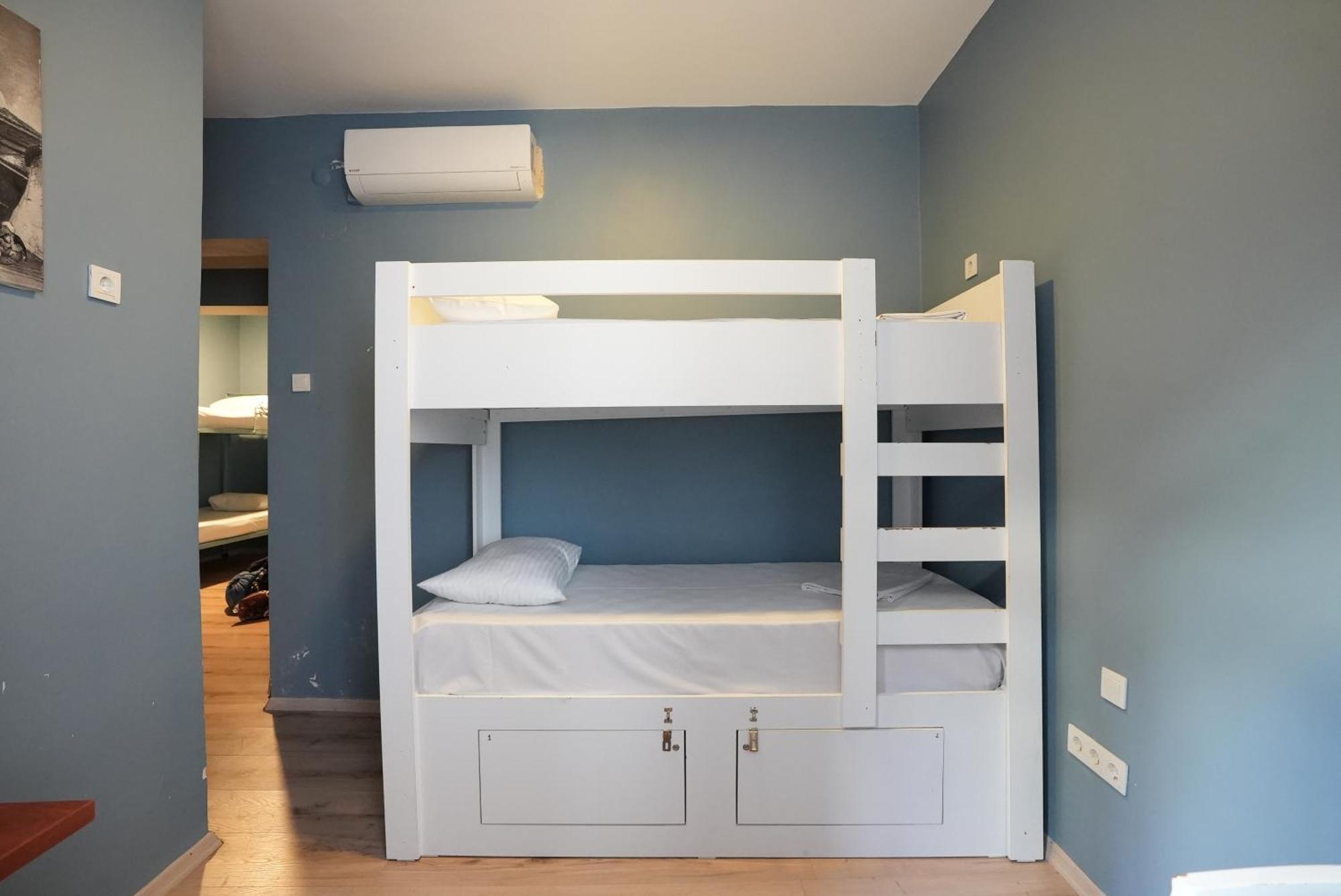 Cheers Vintage Hostel イスタンブール エクステリア 写真 A bunk bed