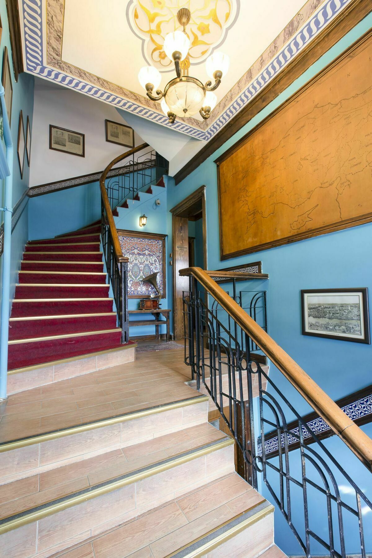 Cheers Vintage Hostel イスタンブール エクステリア 写真 Interior of the house